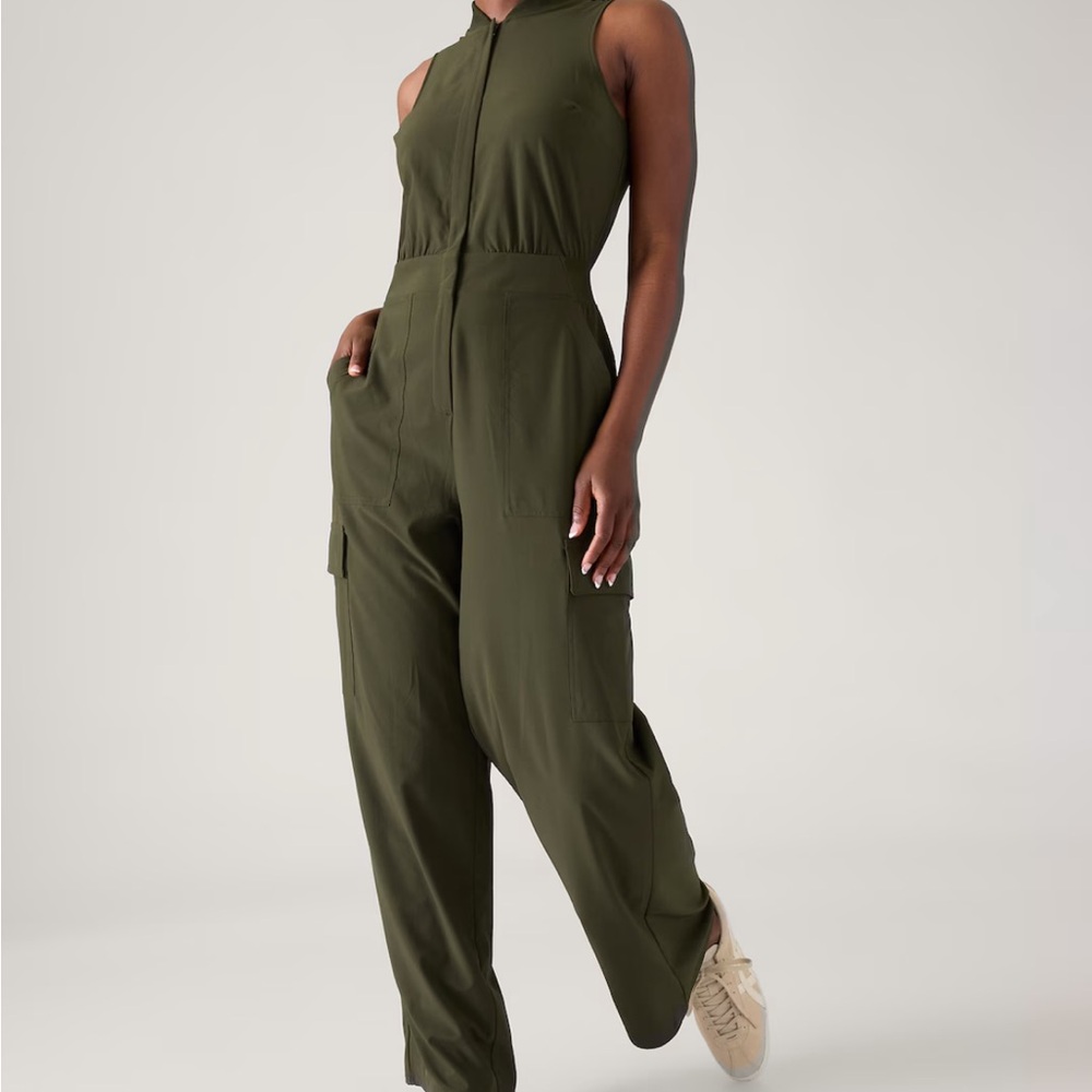 NWOT Athleta Brooklyn Utility Jumpsuit Size 0 Aspen Olive Green